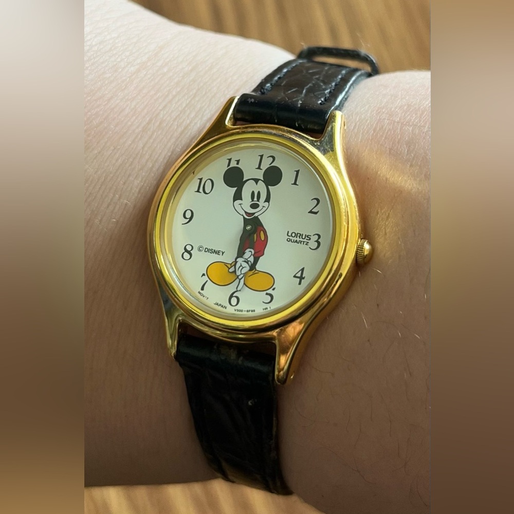 Lorus Quartz Disney Mickey Mouse watch